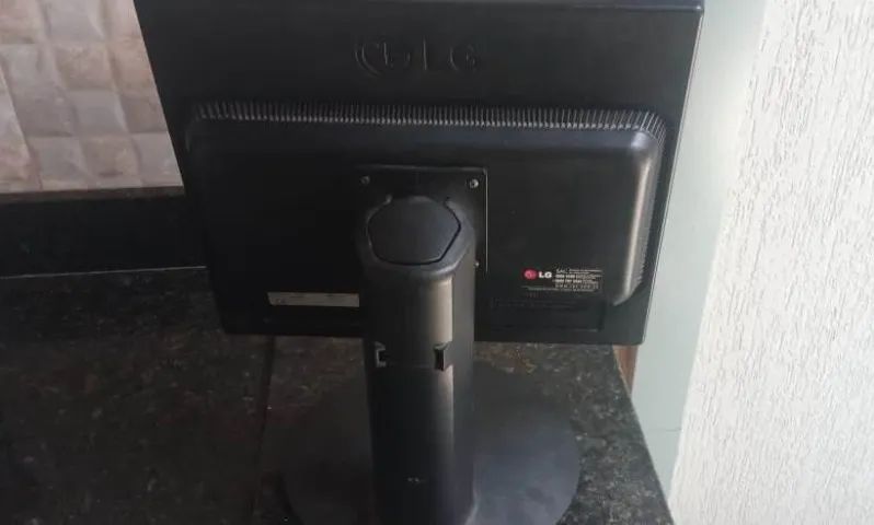 Dois monitores quebrados LG - Foto 4