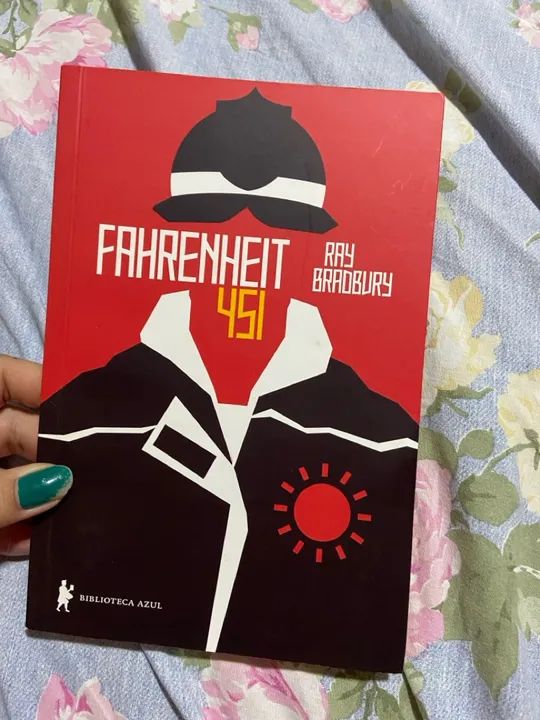 Fahrenheit 451 - capa comum 
