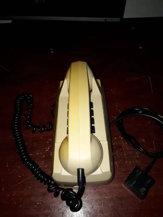 Telefones antigos para decoração bom estado 89,00 cada - 0402 - Pix  - Foto 5