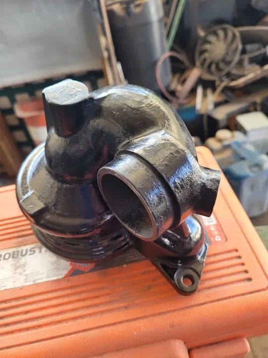 Vende se uma bonba de agua para motor  mwm 4 cilindro