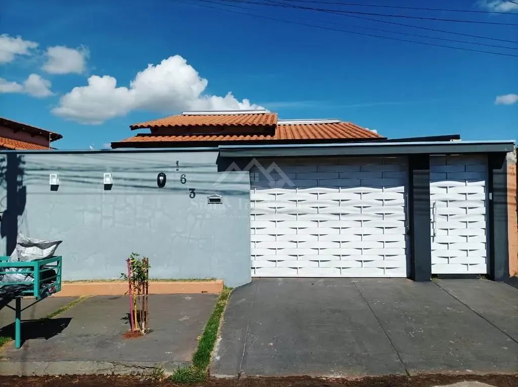Casa para Locação em Patos de Minas, Caramuru, 3 dormitórios, 1 suíte, 3 banheiros, 2 vaga