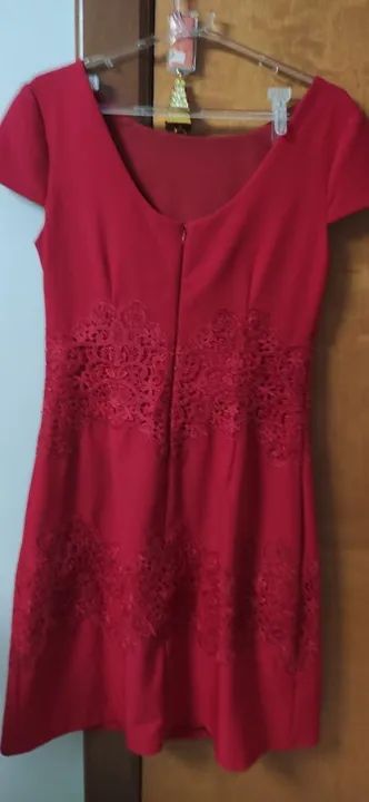 vestido com detalhes rendados - Foto 3
