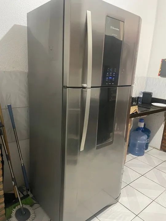 Mesa de Jantar em Madeira com 4 Cadeiras - Foto 2