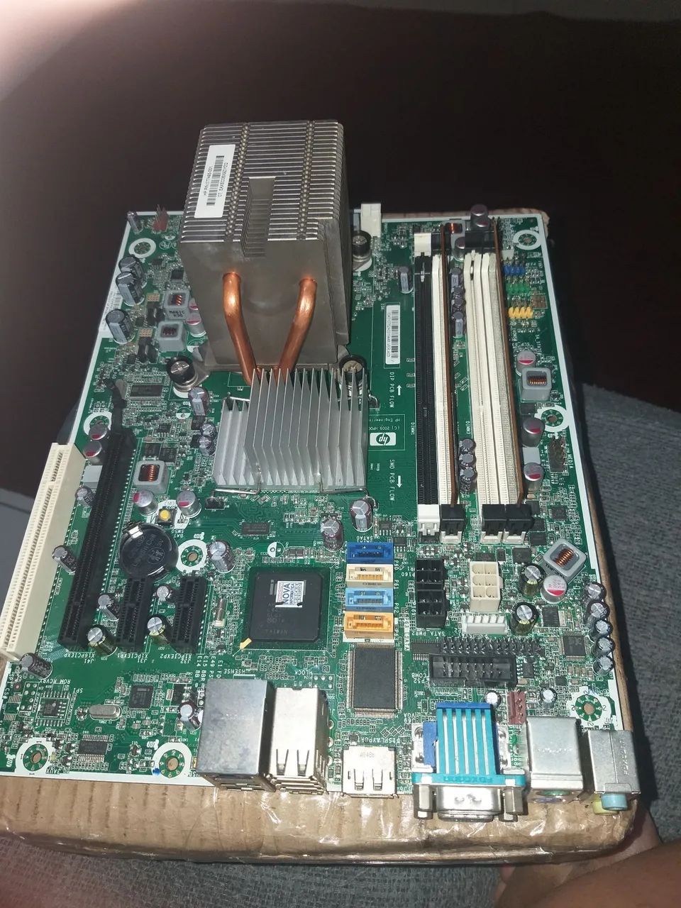 Placa-Mãe HP 6000 +2 Memoria + 4processadores
