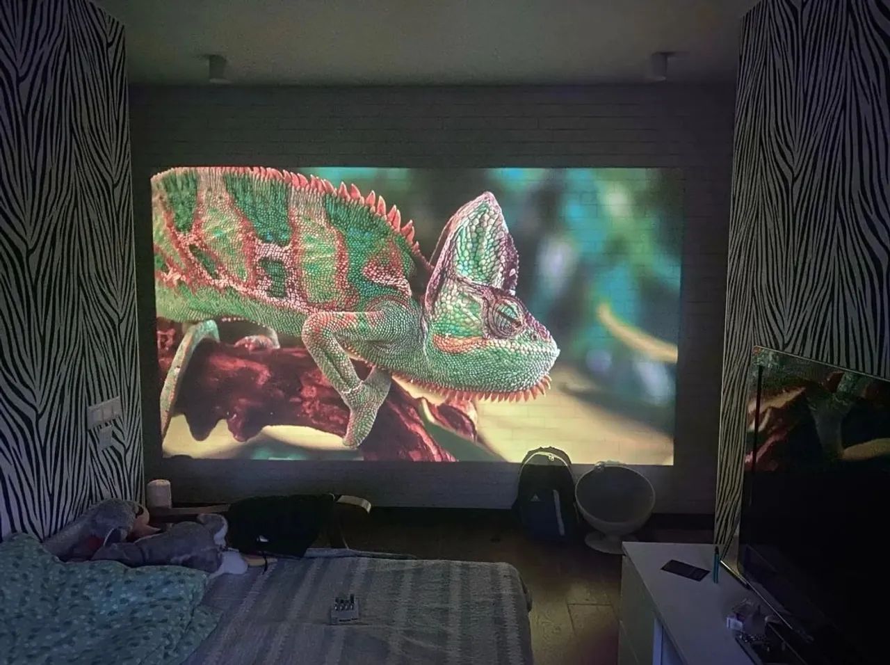 Projetor BYINTEK Novo Ótica Selada  Suporte a 4k verdadeiro Cinema em casa - Foto 2