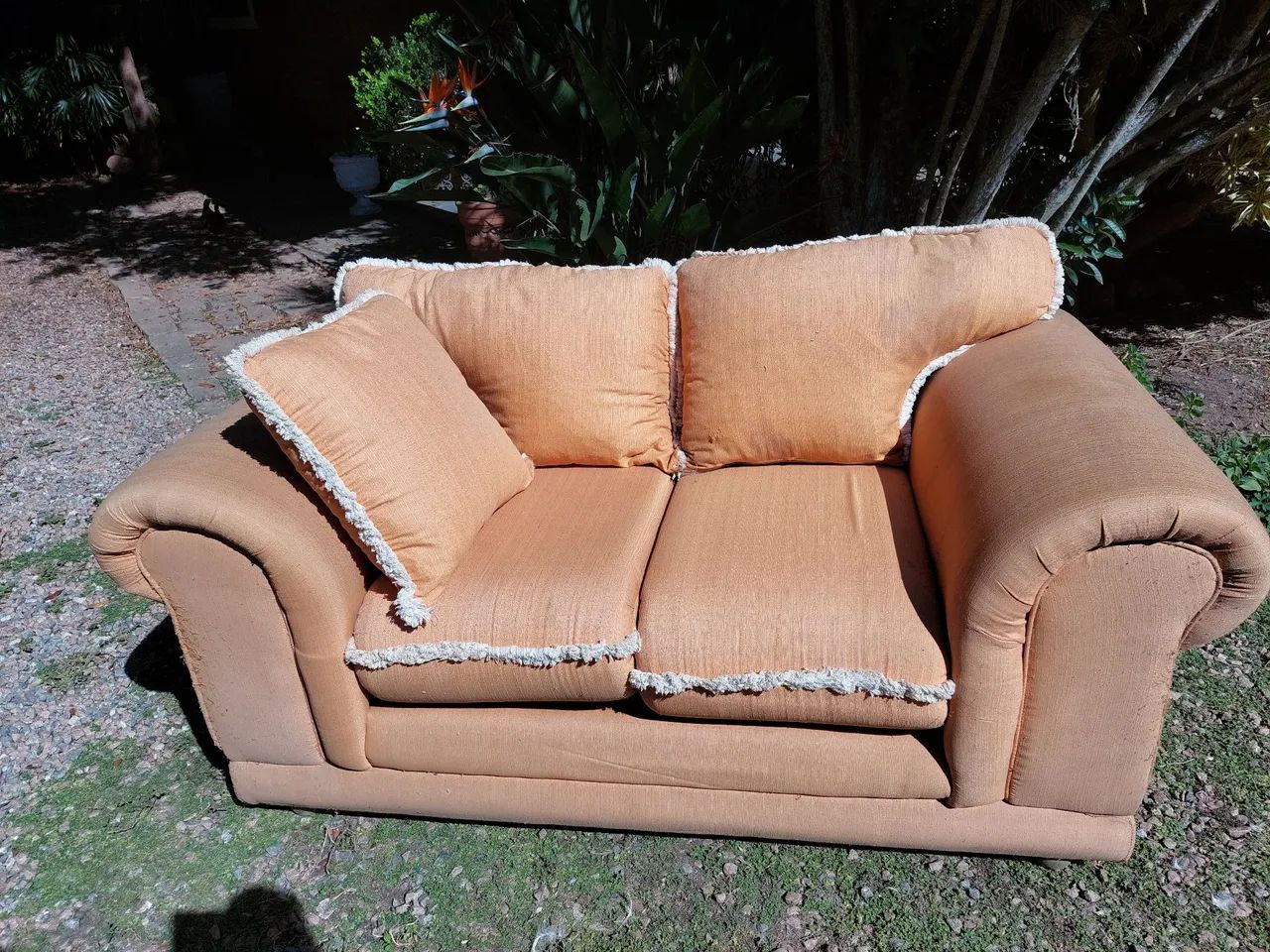 Sofá 2 Lugares com Design Clássico