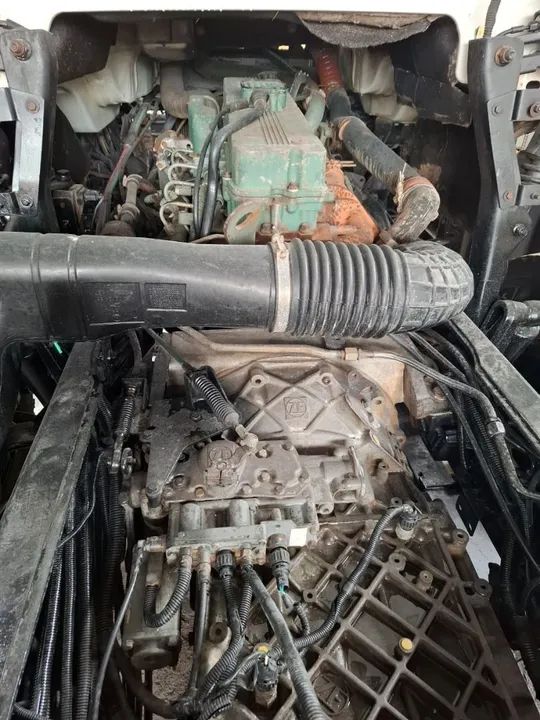 VOLKSWAGEN/ 31-330 TRAÇADO<br>CONSTELLATION. 6X4  DIESEL<br> - Foto 11