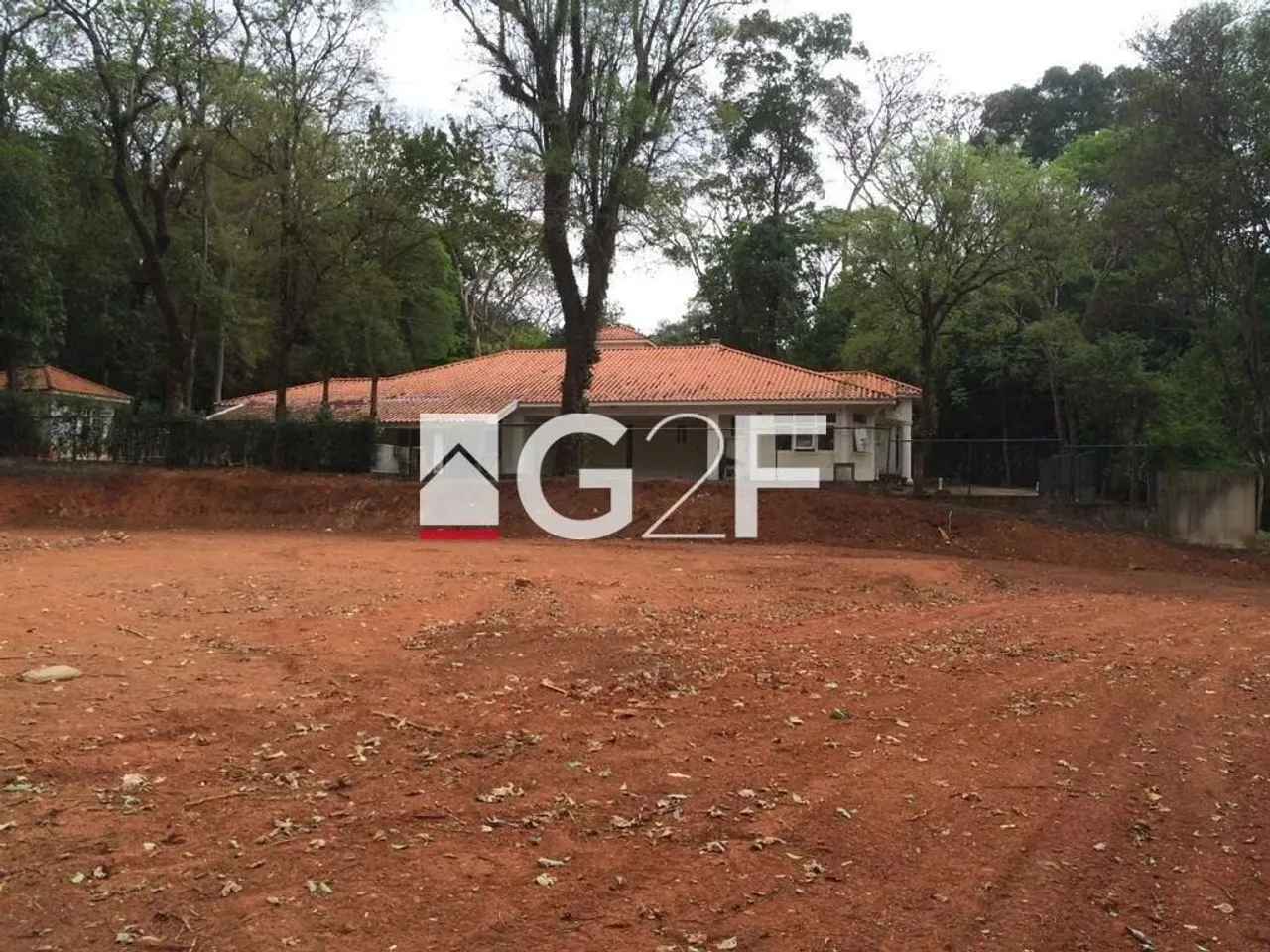 Terreno para venda em condomínio fechado na Chácaras São Quirino