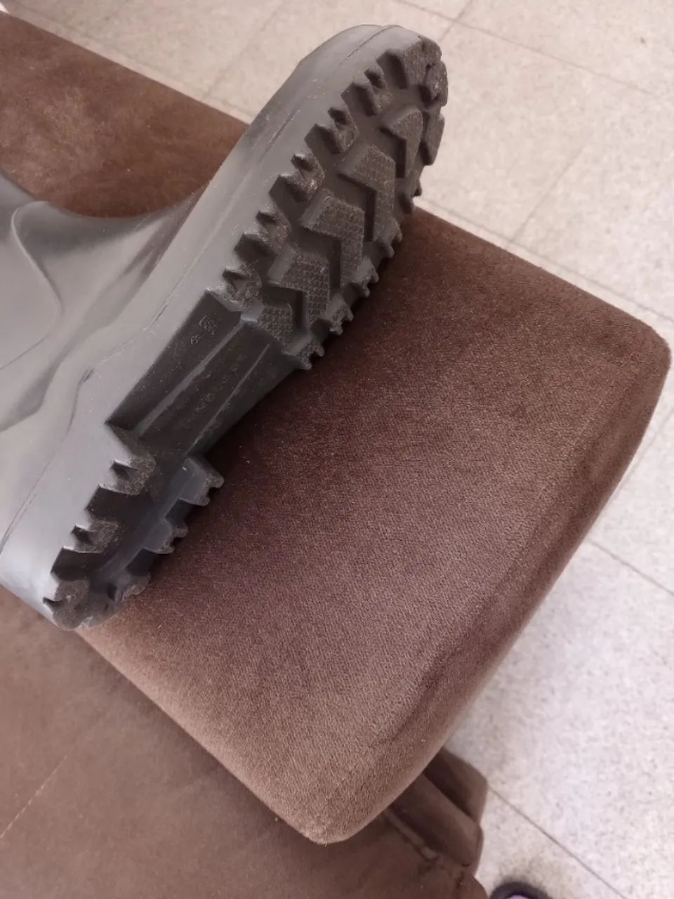 Bota de PVC preta *39* - Foto 2