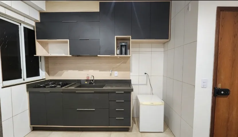 APTO 1QUARTO SEMI MOBILIADO COM ELEVADOR AO LADO EPTG