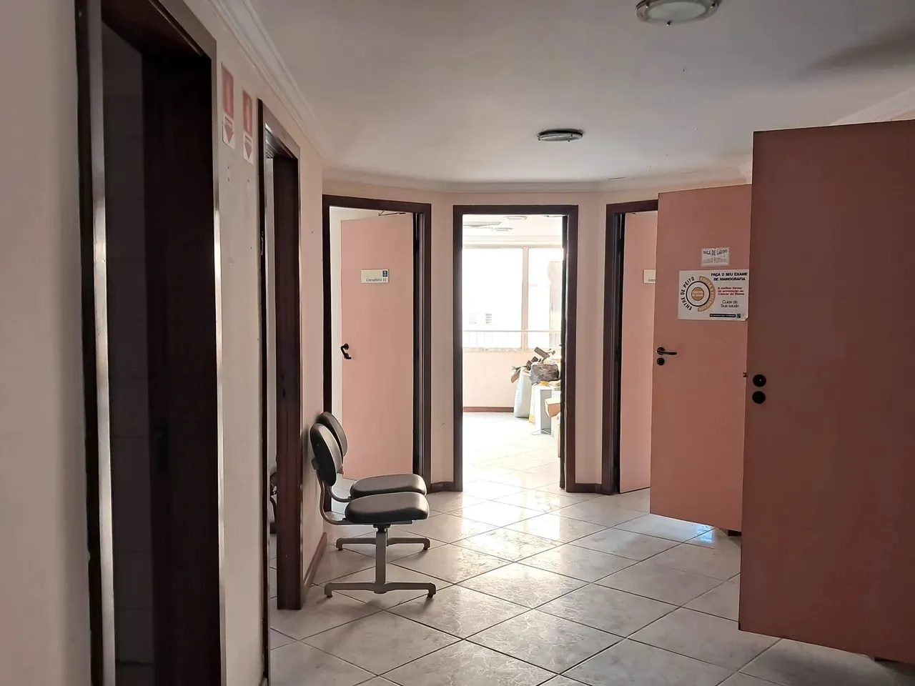Vendo conjuto de salas 42² cada como na Avenida Sete de Setembro-centro