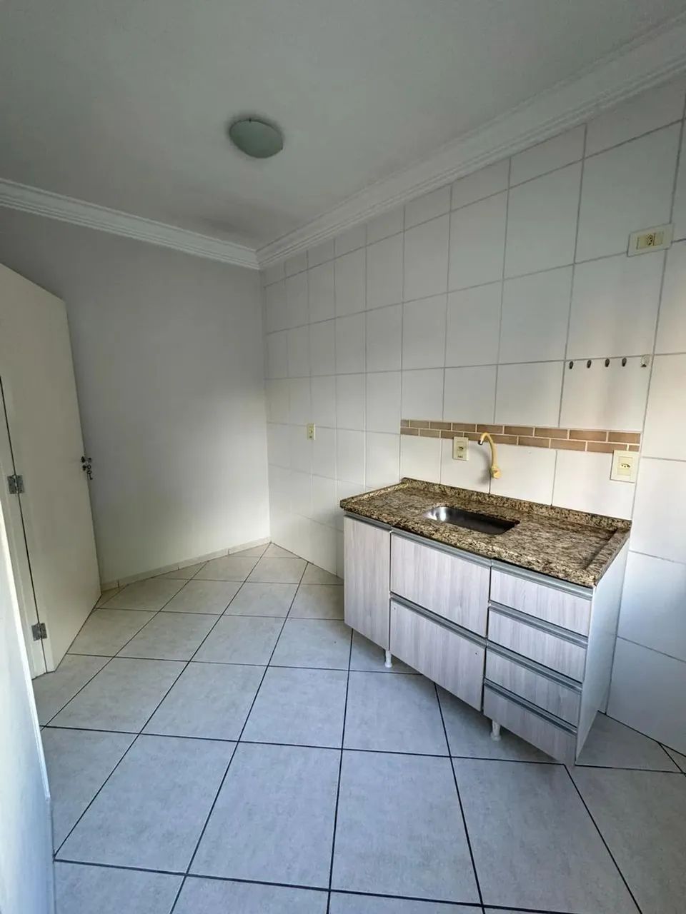 Imóvel para aluguel possui 36 metros quadrados com 1 quarto em Granja Daniel - Taubaté - S - Foto 5