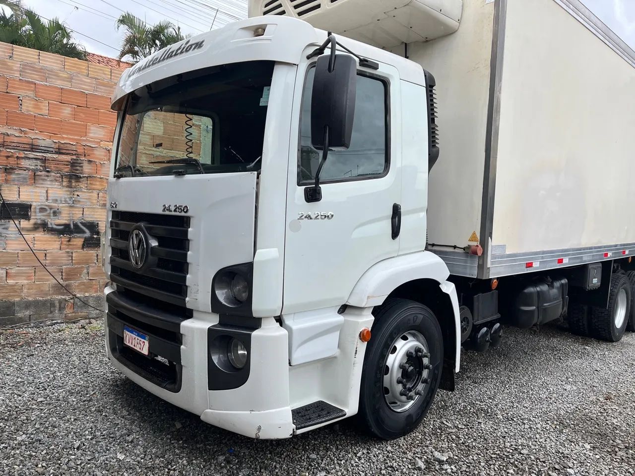 Caminhão VW 24.250 - Baú Refrigerado - Foto 2
