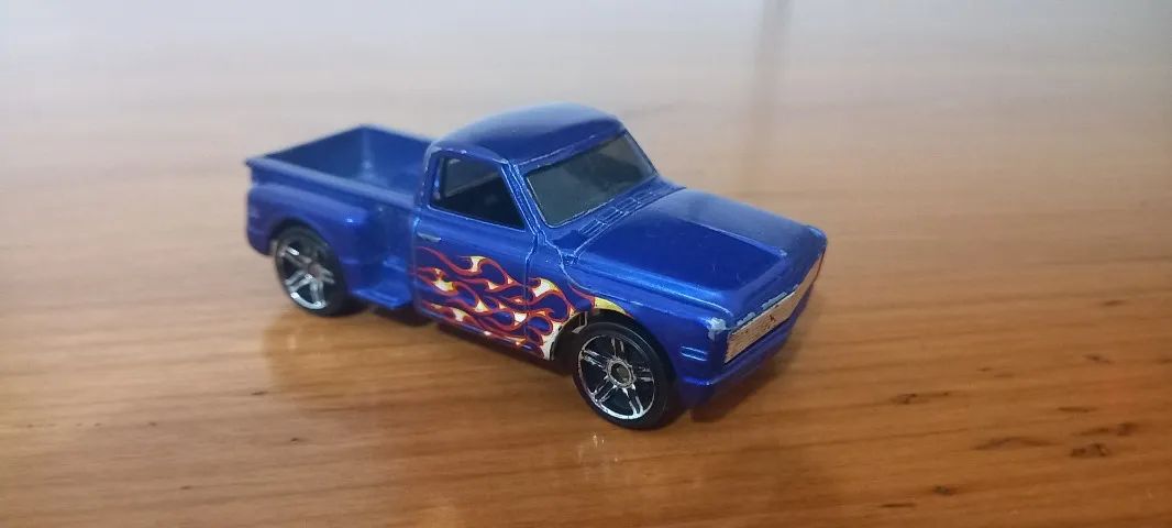 Custom '69 Chevy - 2008 Hot Wheels Team: Hot Trucks 4/4 - Foto 2
