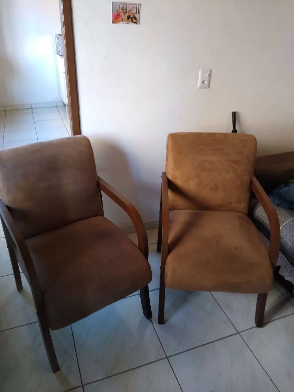 Par de Poltronas em Suede Marrom