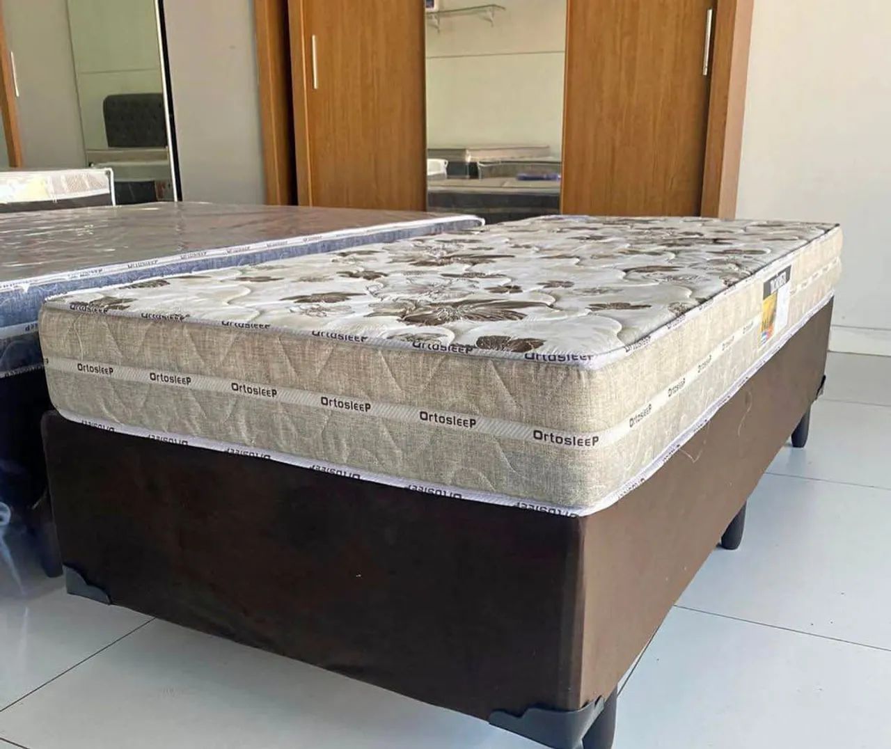 Cama solteiro box e colchão D33