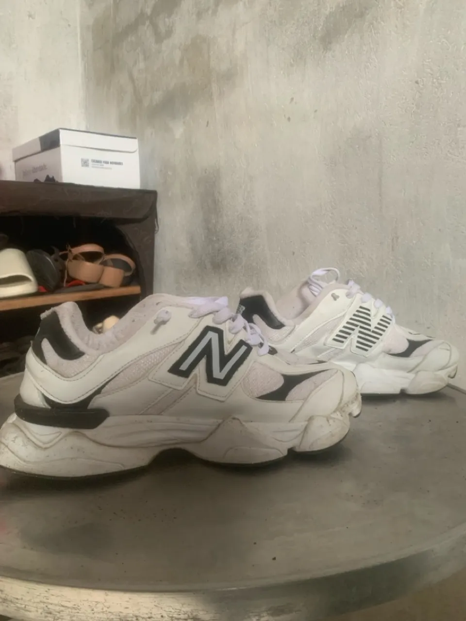 Tênis New Balance Branco com Detalhes