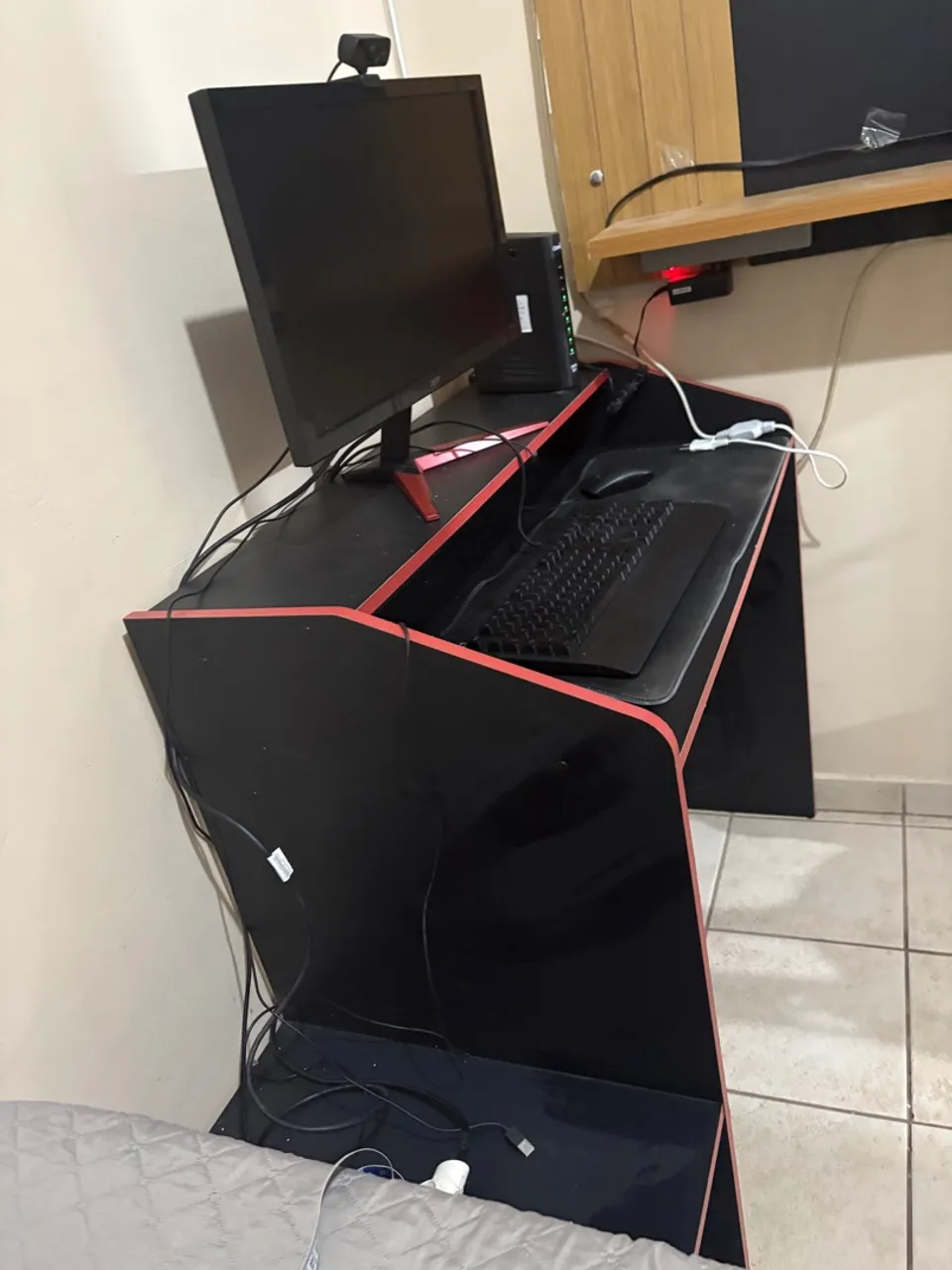 Mesa Gamer em Perfeito Estado