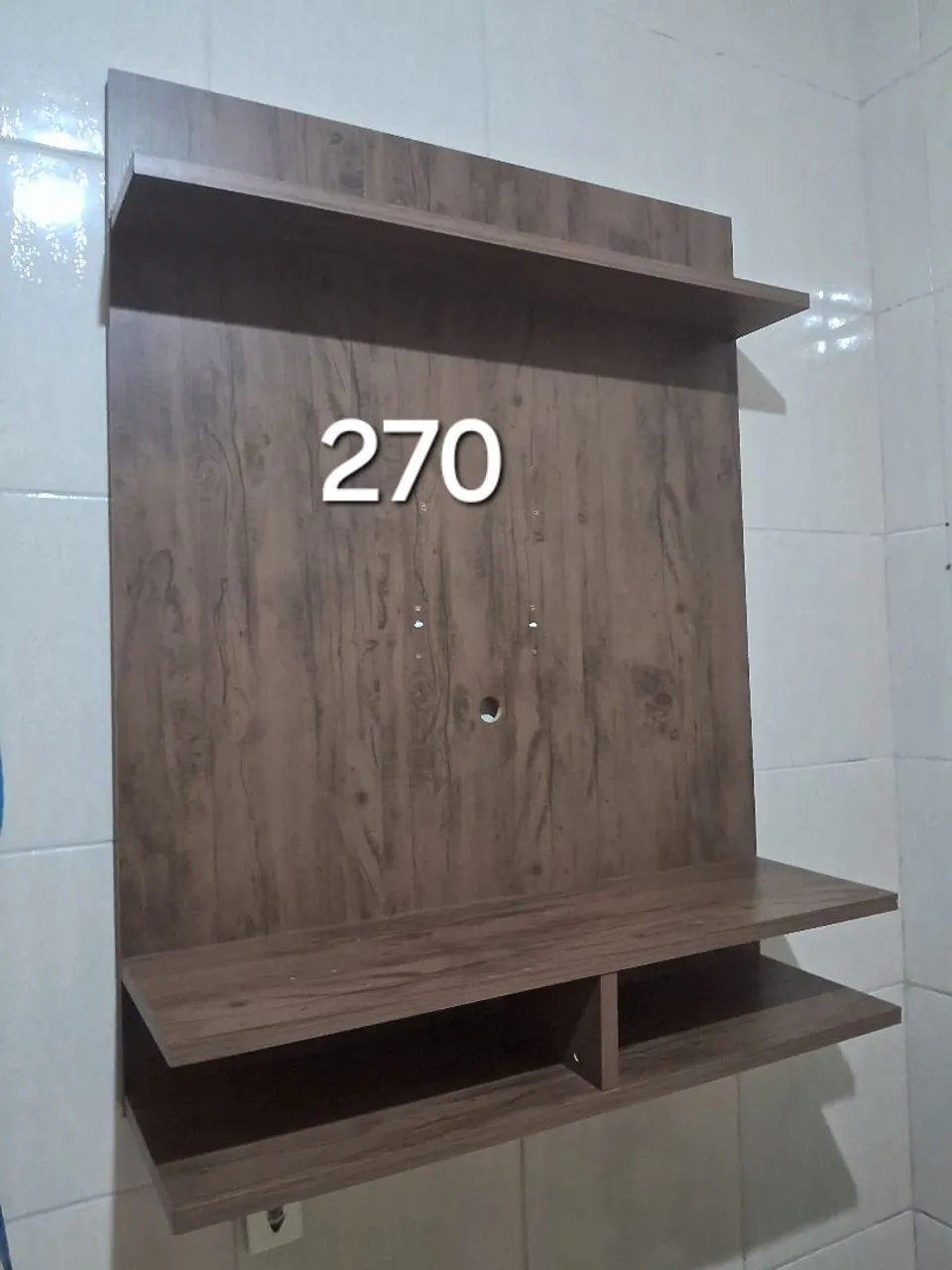 Painel para TV Amadeirado com Prateleiras
