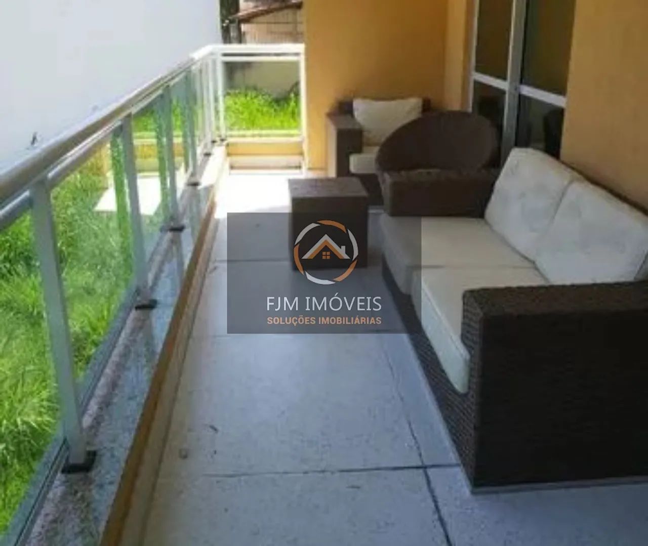 Flat em Camboinhas - Niterói com 84m², 2 dormitórios e 2 banheiros por R$ 600.000 para ven