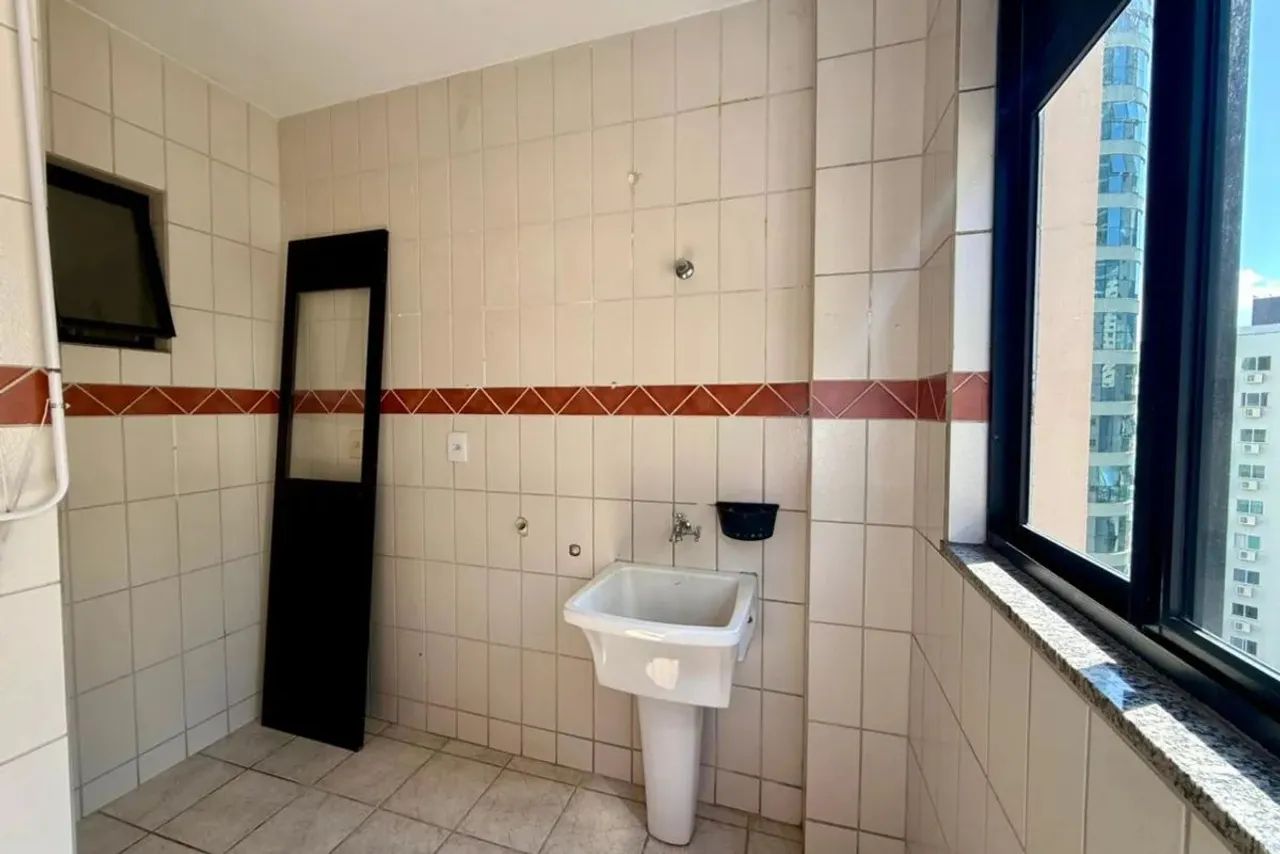 Av Brasil - Balneário Camboriú - Foto 9