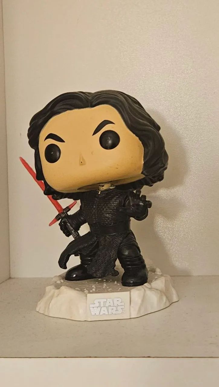 Boneco Funko Pop Star Wars Kylo Ren 
