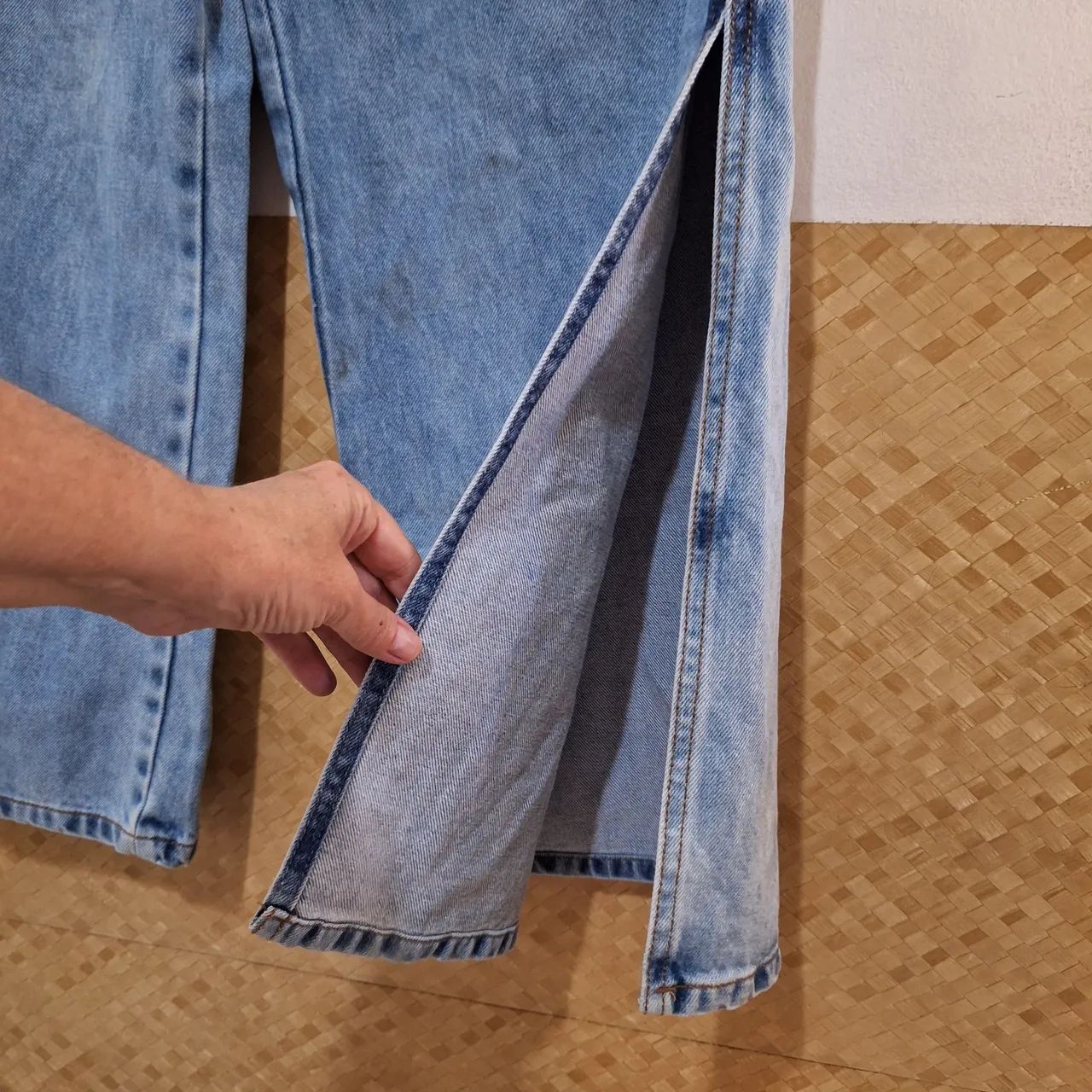 Calça Jeans Wide Leg com Fenda Lateral - Foto 2