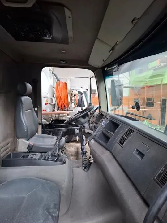 VOLKSWAGEN/ 31-330 TRAÇADO<br>CONSTELLATION. 6X4  DIESEL<br> - Foto 10