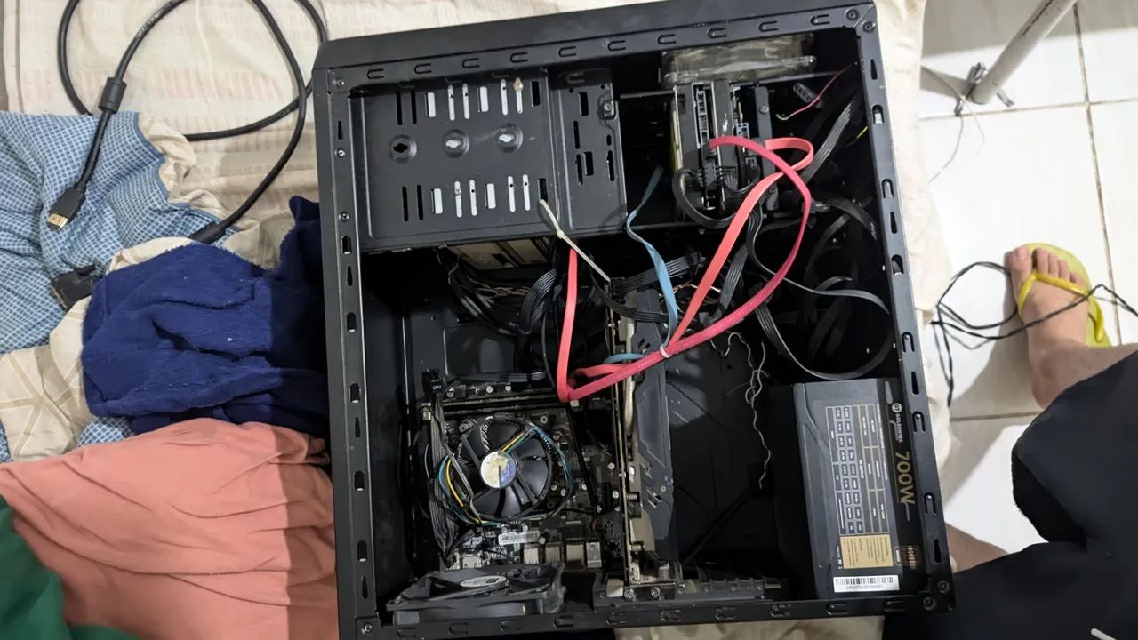 Computador mediano 64396506455427122