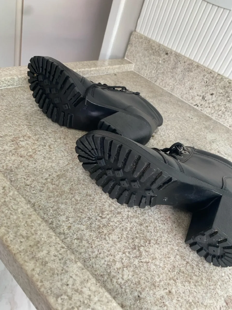 Botas Tratoradas Femininas - Elegância e Conforto