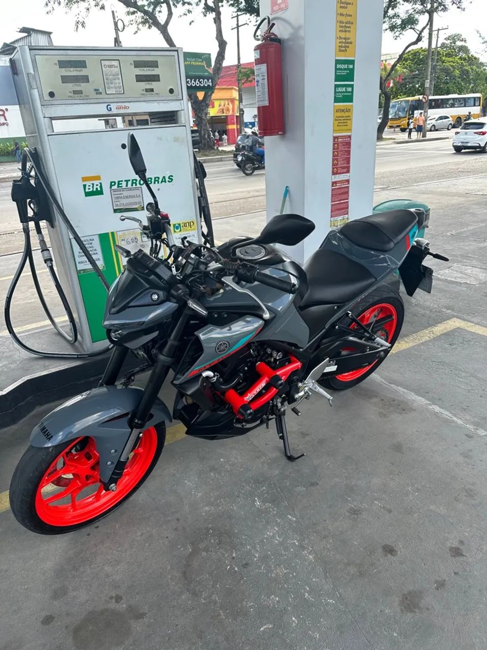 MT 03 COM STUNT RACE ICE FLUO!  - Foto 3