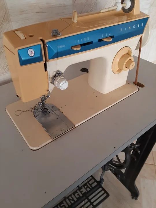 VENDO MÁQUINA DE COSTURA SINGER ZIGZAG - Foto 2