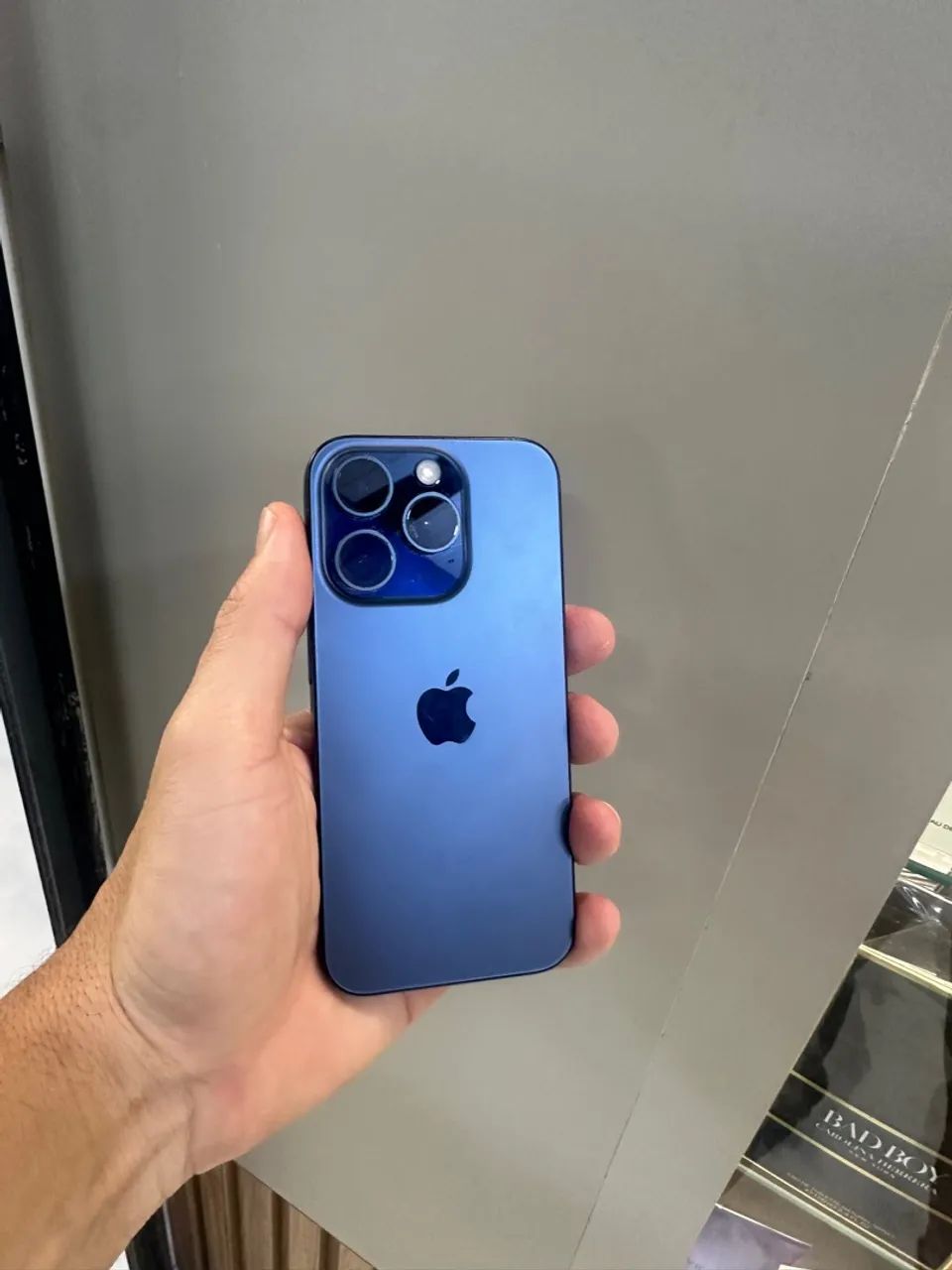 iPhone 15 pro - Azul Sierra - 128GB - Celulares e Smartphones