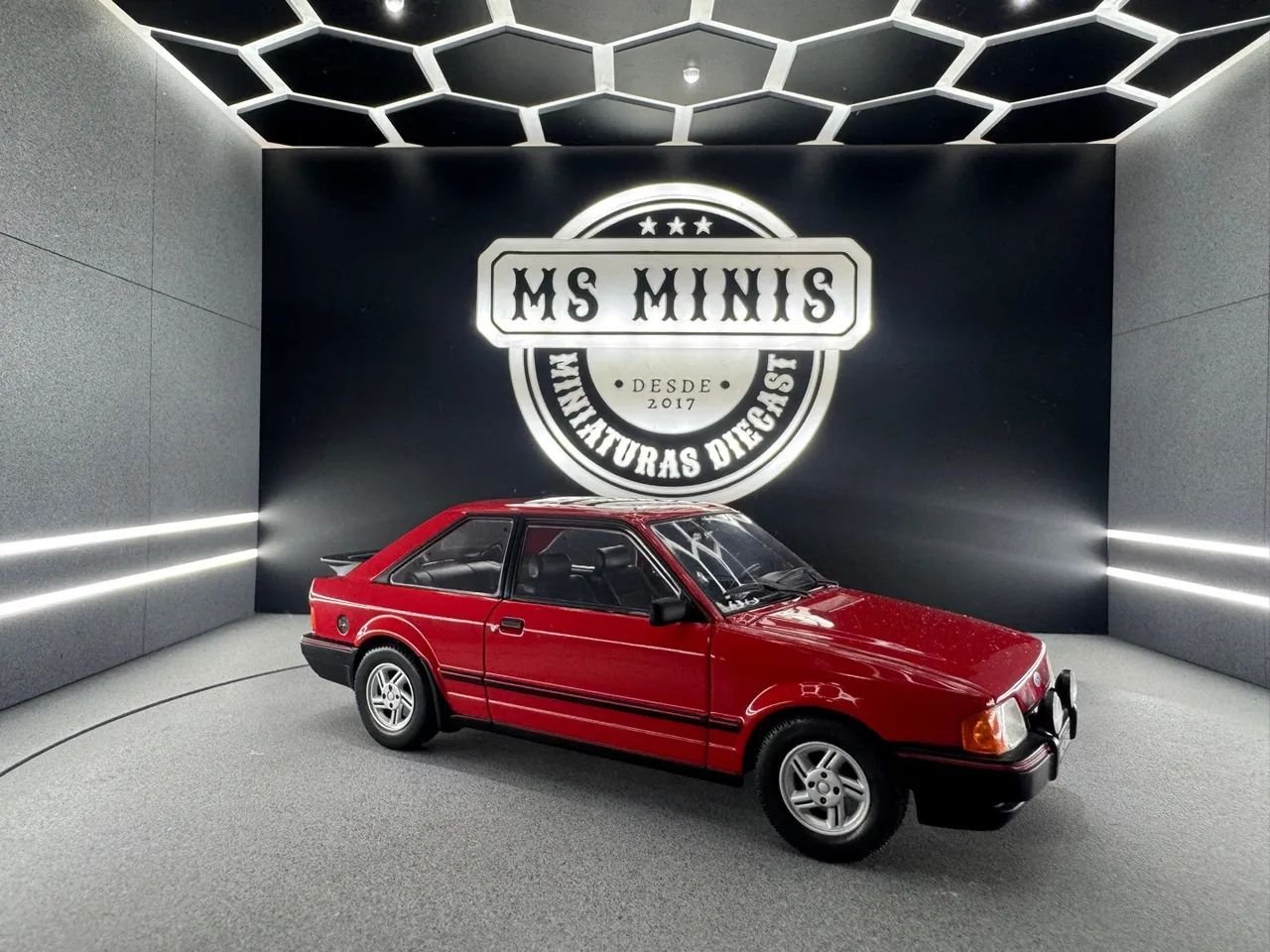 Miniatura Ford Escort XR3 1/24 California Classics - Foto 3