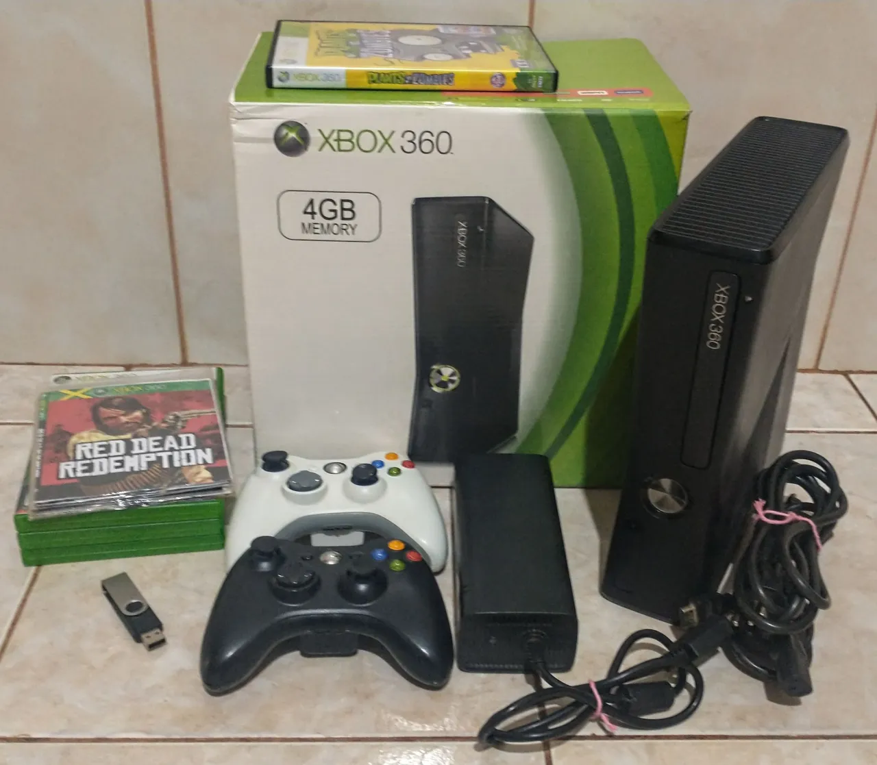 Xbox 360 Desbloqueado + Dois Controles e Doze Jogos