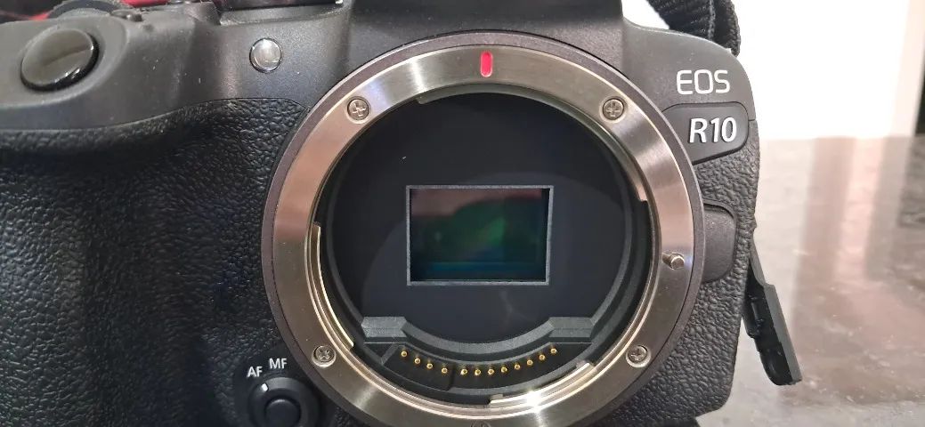 Kit completo Canon R10 na garantia + bateria extra + adaptador de lente EF/RF + case novo - Foto 4