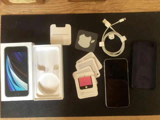 Apple Iphone SE Apple 64GB Branco, Tela 4.7, Câmera Traseira 12MP + Selfie 7MP