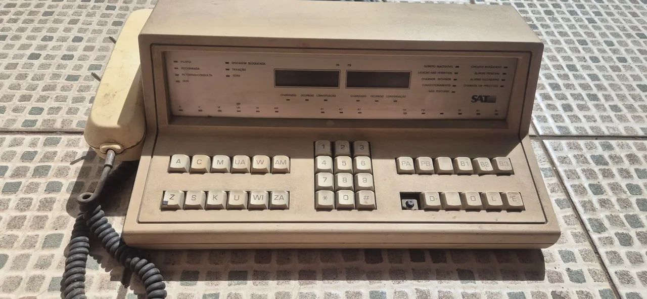 Raridade Equipamento de telefonia SAT 