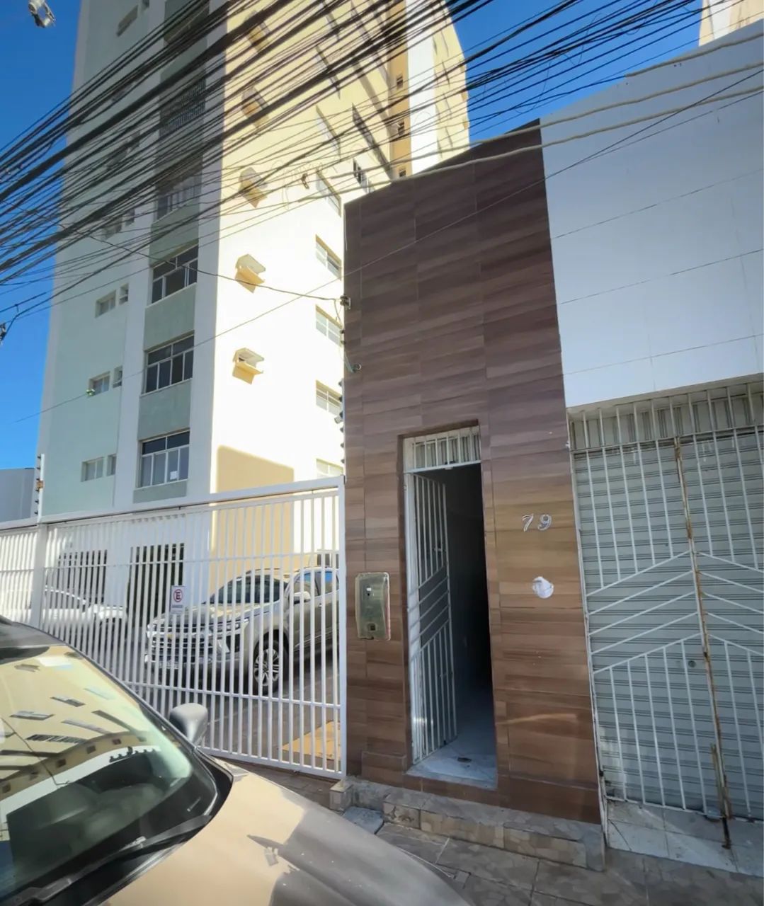 Aluga-se casa direto com a dona , bem localizada e segura Moradia e Comércio 