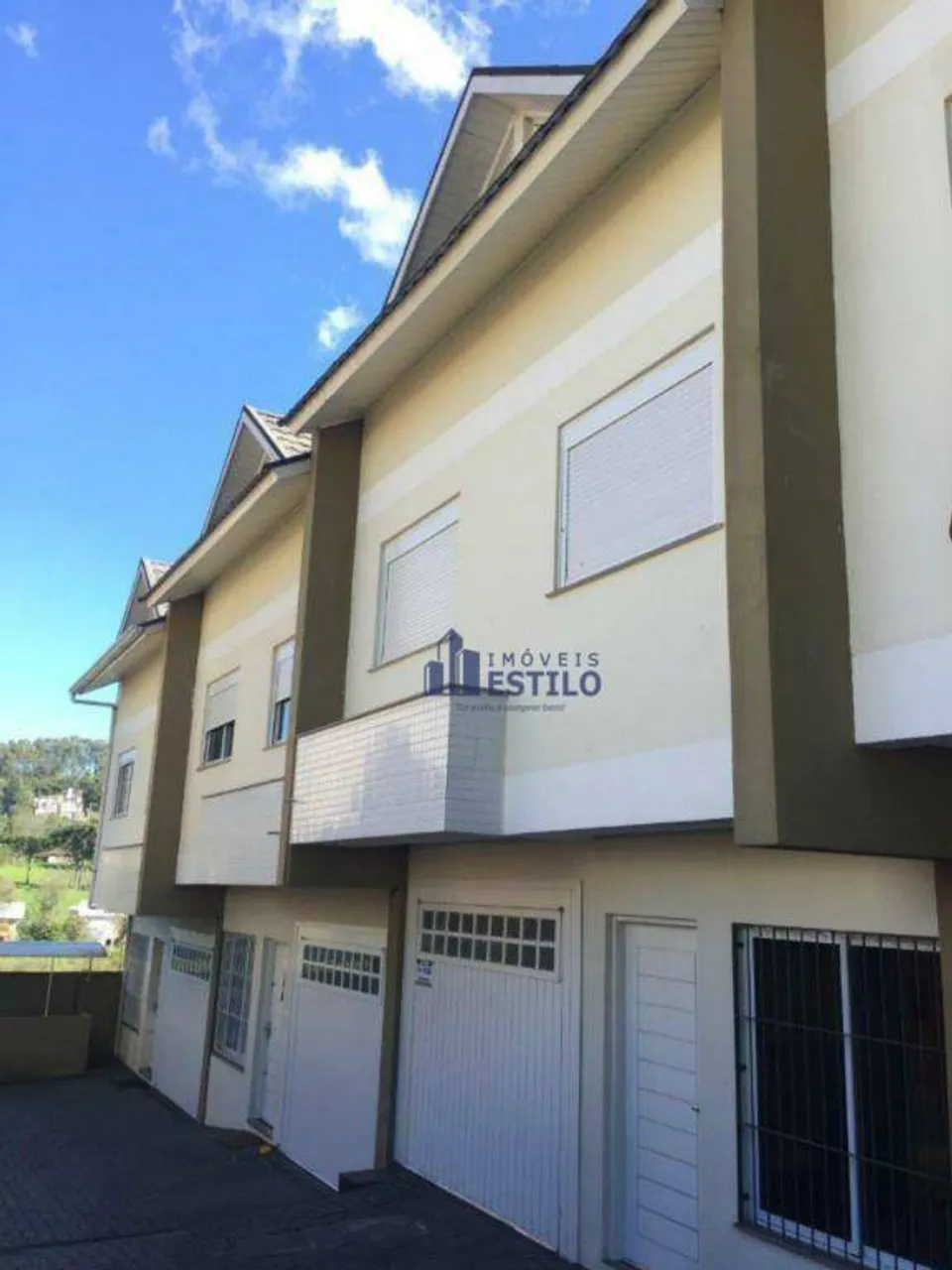 Sobrado à venda, 135 m² por R$ 420.000,00 - Vinhedos - Caxias do Sul/RS