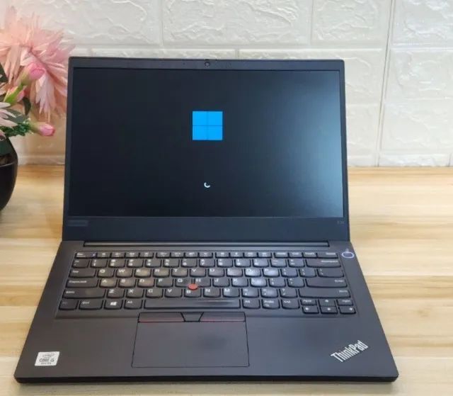 Notebook Lenovo Thinkpad E14 i5 10ª / 8GB / 256GB ssd nvme / Garantia - Foto 2