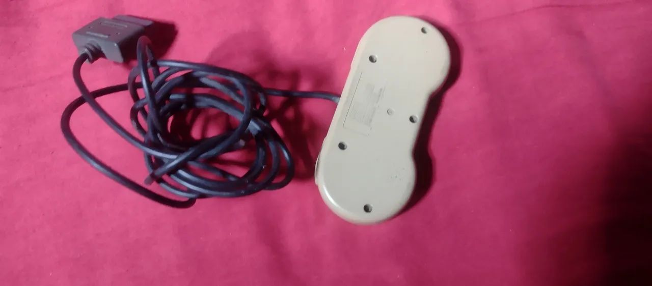  CONTROLE DE SUPER NINTENDO RELÍQUIA E  CARTUCHO OU FITA DE SUPER NINTENDO  - Foto 2