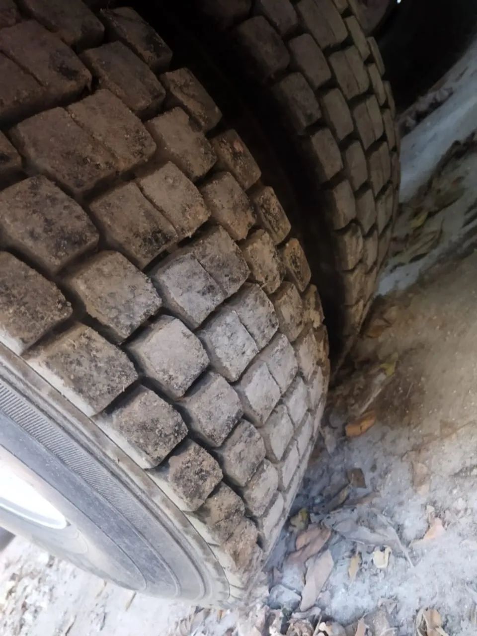 MB Axor 2536 ano 2020 com 315.000 km rodados. - Foto 7