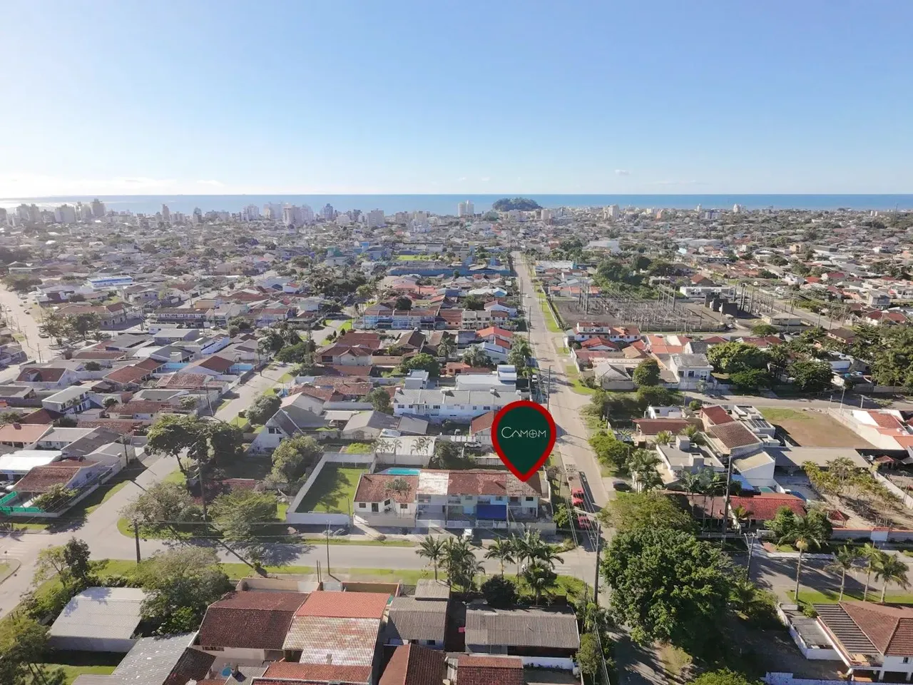 Sobrado para Venda em Guaratuba, Cohapar, 3 dormitórios, 1 suíte, 1 banheiro, 3 vagas