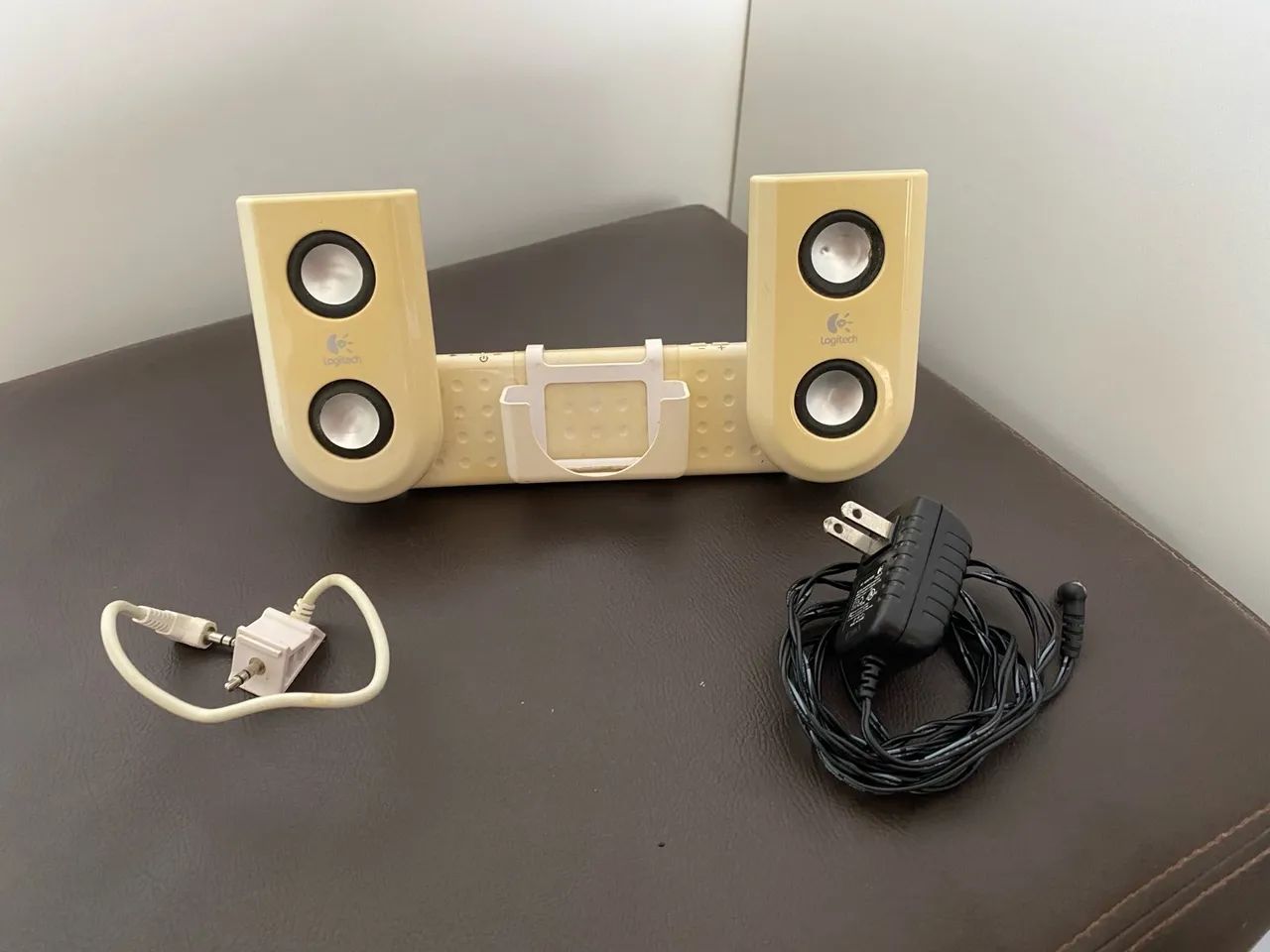 Caixa de Som Logitech Portátil - mm22 Speakers