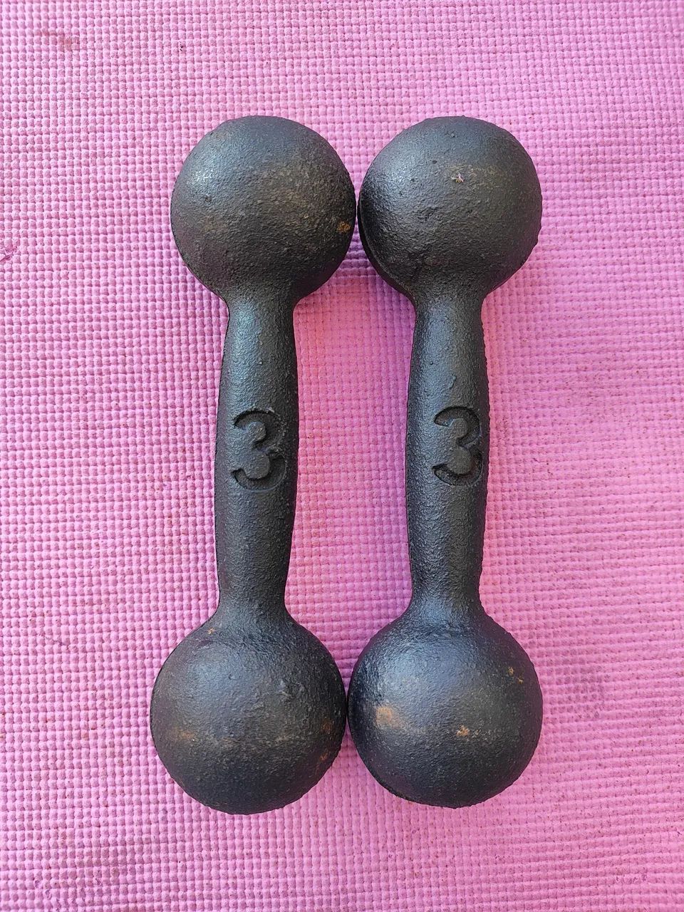 Halteres de Ferro fundido - 2kg, 3kg e 4kg + Halter de 5 kg revestido - Foto 3