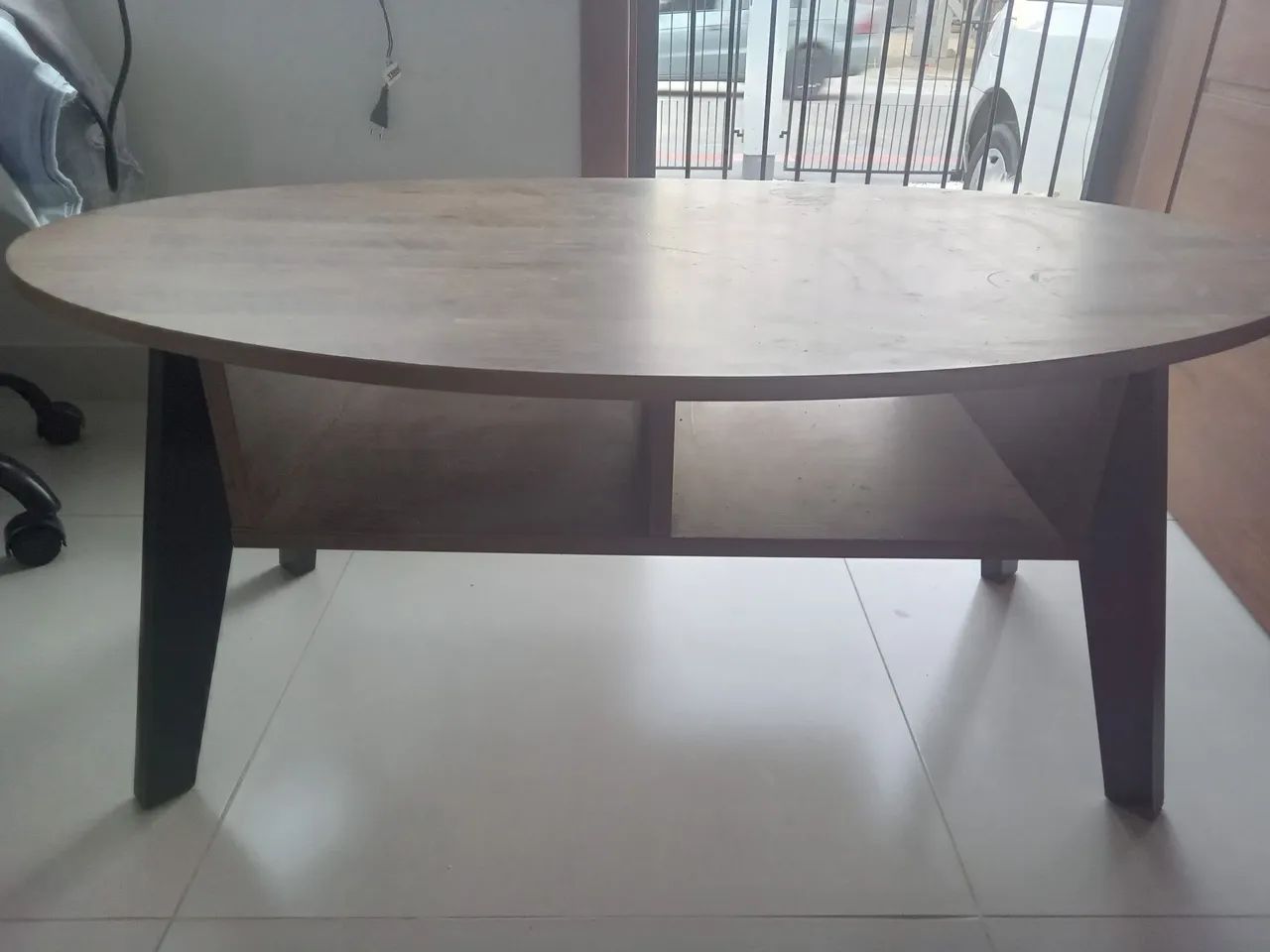 Vendo uma mesa dr centro madeira  - Foto 2