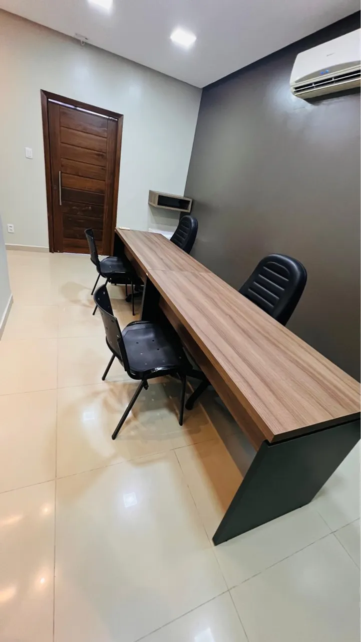 Aluga-se: Escritório ou Consultório Mobiliado em Localização Privilegiada!