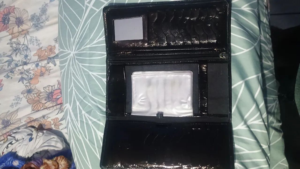 Carteira de mão em couro - Foto 4