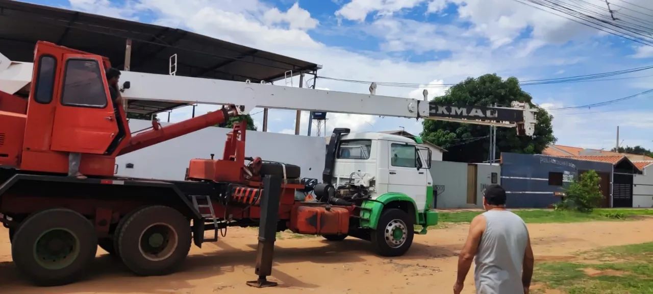 Caminhão guindaste 20 toneladas  - Foto 3